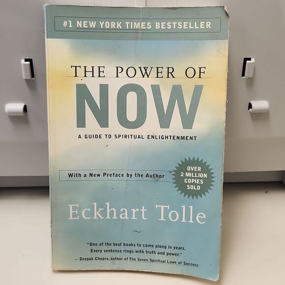 The Power of Now by Eckhart Tolle Paperback - Picture 1 of 6